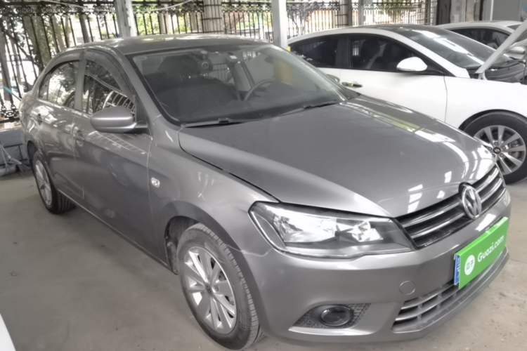 Used Volkswagen Jetta 2015 1.6L Automatic Comfort Model Front Right 45 Deg