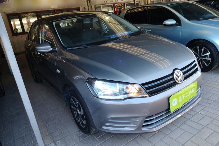 Used Volkswagen Jetta 2015 Zhuihui Edition 1.4L Manual Fashion Model Front Right 45 Deg