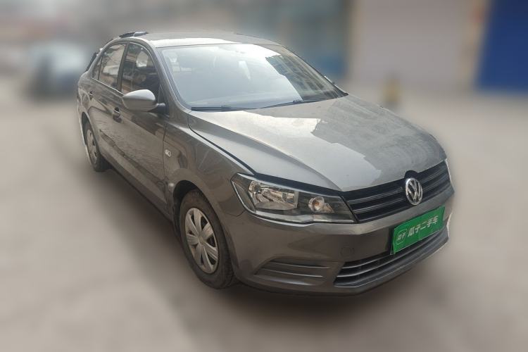 Used Volkswagen Jetta 2015 Value Edition 1.6L Manual Fashionable Style Front Right 45 Deg