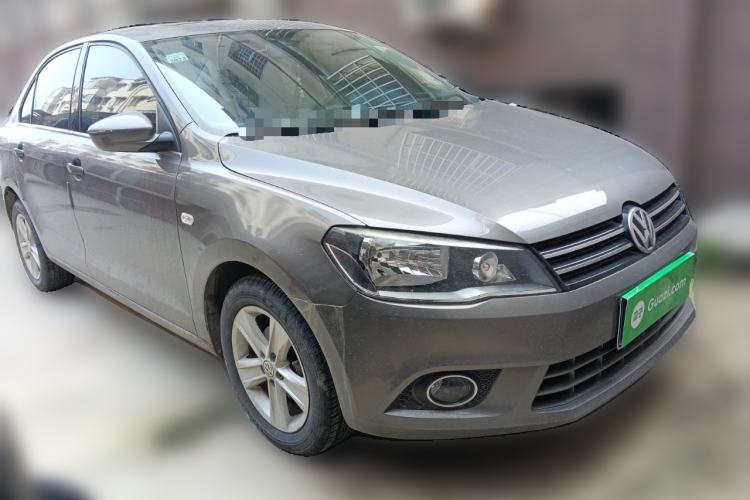 Used Volkswagen Jetta 2015 1.6L Automatic Luxury Model Front Right 45 Deg