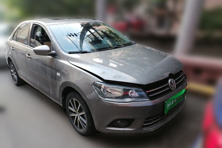 Used Volkswagen Jetta 2015 Value Edition 1.6L Automatic Comfort Version Front Right 45 Deg