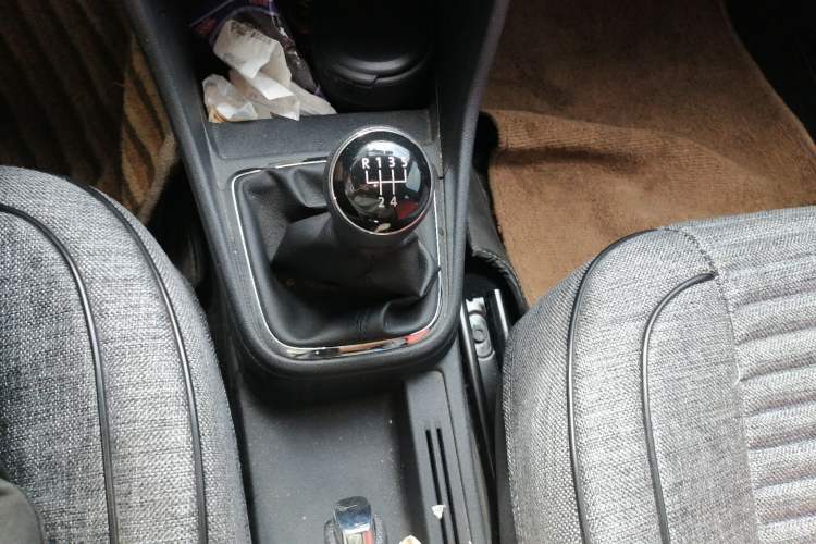 Used Volkswagen Jetta 2015 Zhuihui Edition 1.6L Manual Comfort Model Gear Lever