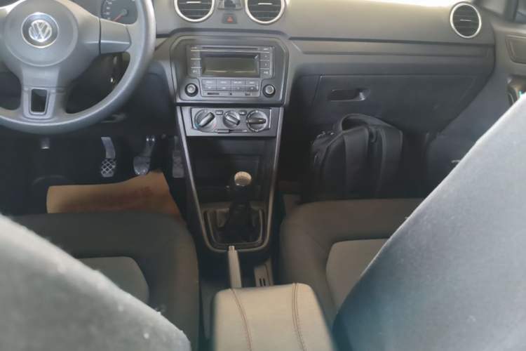 Used Volkswagen Jetta 2015 Zhuihui Edition 1.4L Manual Fashion Model Gear Lever