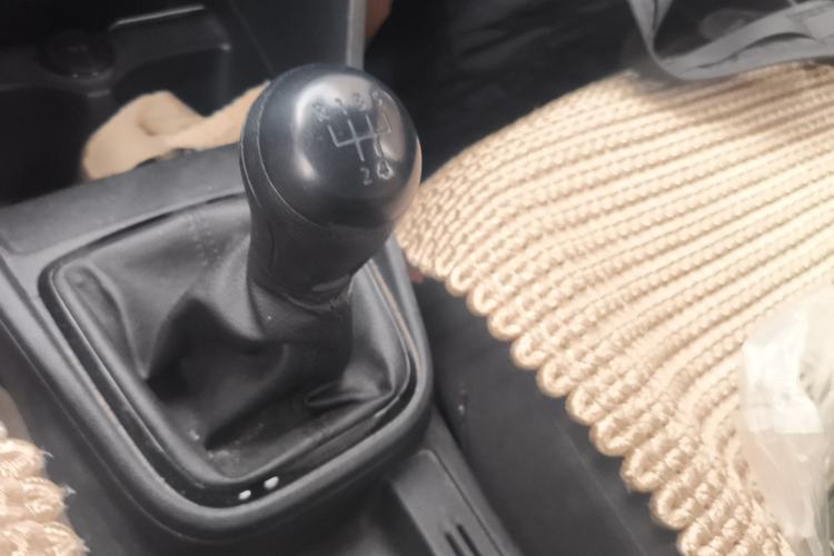 Used Volkswagen Jetta 2015 Zhuihui Edition 1.4L Manual Fashion Model Gear Lever