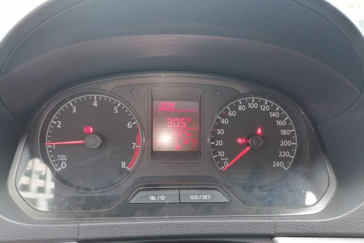 Used Volkswagen Jetta 2015 Zhuihui Edition 1.6L Manual Comfort Model Instrument Cluster