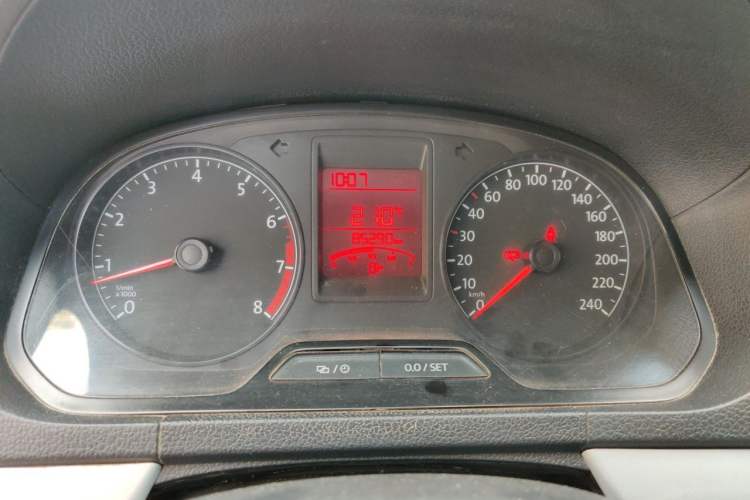 Used Volkswagen Jetta 2015 Zhihui Edition 1.4L Manual Comfort Model Instrument Cluster