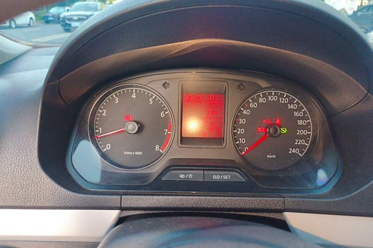 Used Volkswagen Jetta 2015 1.6L Automatic Comfort Model Instrument Cluster