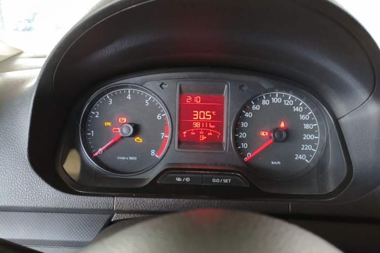 Used Volkswagen Jetta 2015 Zhuihui Edition 1.4L Manual Fashion Model Instrument Cluster