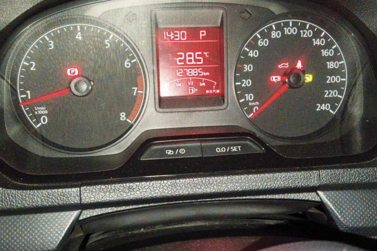 Used Volkswagen Jetta 2015 Value Edition 1.6L Automatic Fashion Version Instrument Cluster