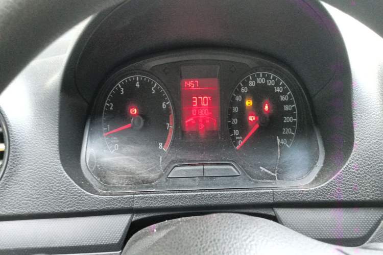 Used Volkswagen Jetta 2015 Value Edition 1.6L Manual Fashionable Style Instrument Cluster