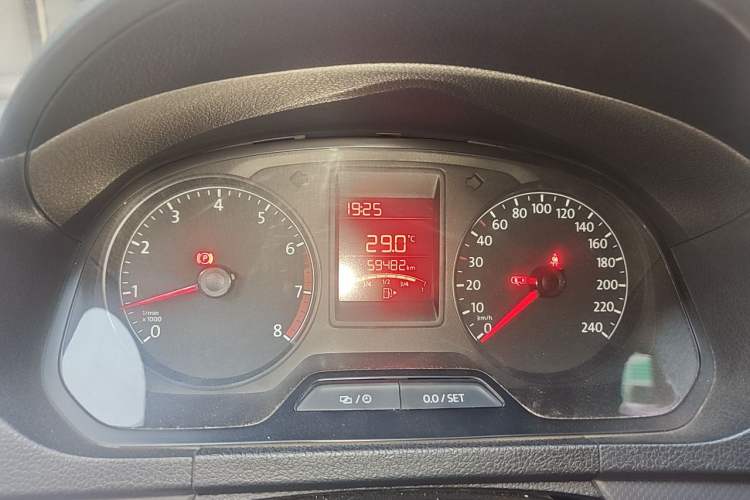 Used Volkswagen Jetta 2015 Value Edition 1.6L Manual Fashionable Style Instrument Cluster