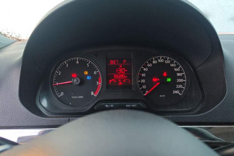 Used Volkswagen Jetta 2015 1.6L Automatic Fashion Model Instrument Cluster