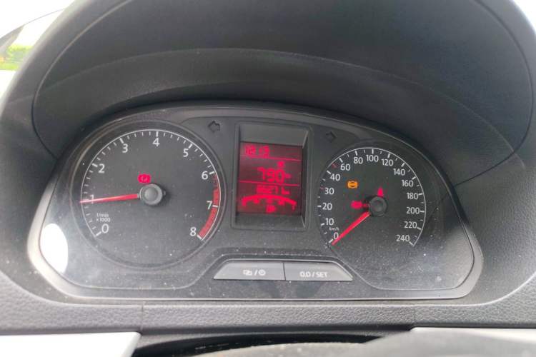 Used Volkswagen Jetta 2015 Zhuihui Edition 1.6L Manual Comfort Model Instrument Cluster