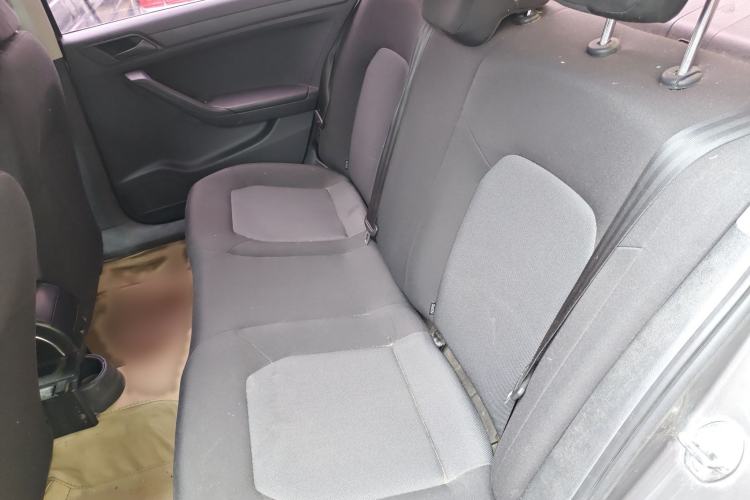 Used Volkswagen Jetta 2015 1.6L Manual Fashion Edition Interior 1