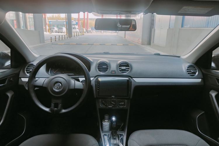 Used Volkswagen Jetta 2015 1.6L Automatic Comfort Model Interior 1