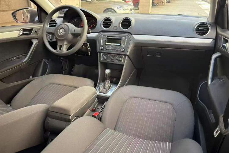 Used Volkswagen Jetta 2015 1.6L Automatic Comfort Model Interior 1