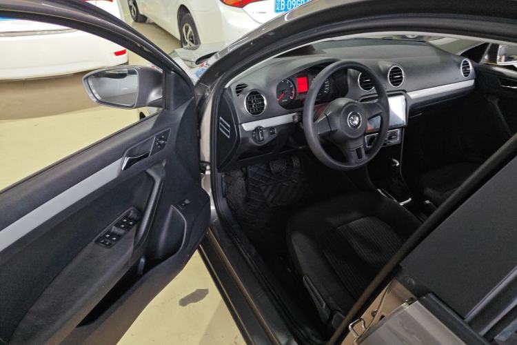 Used Volkswagen Jetta 2015 1.6L Automatic Comfort Model Interior 2