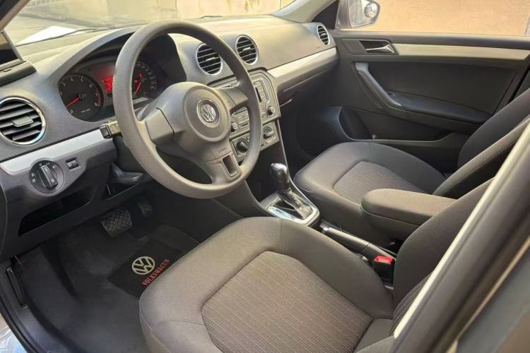Used Volkswagen Jetta 2015 1.6L Automatic Comfort Model Interior 2