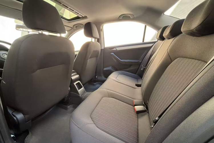 Used Volkswagen Jetta 2015 1.6L Automatic Comfort Model Interior 3
