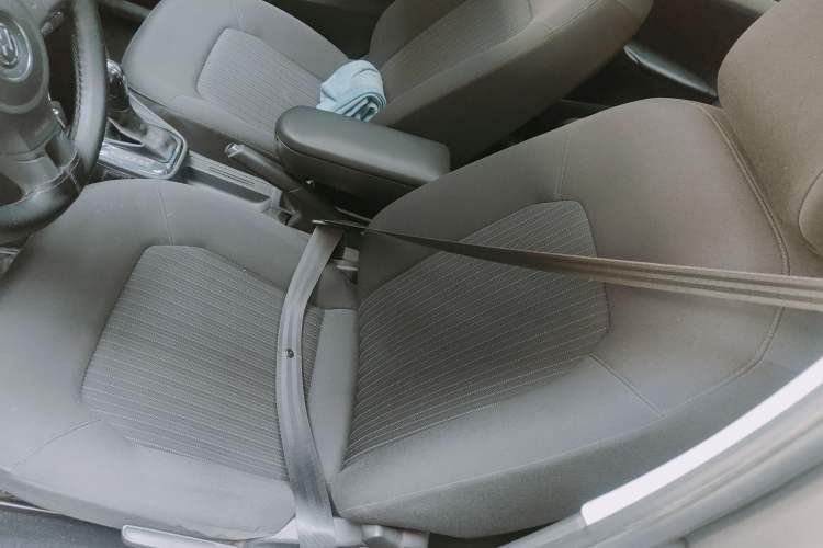 Used Volkswagen Jetta 2015 1.6L Automatic Comfort Model Interior 5