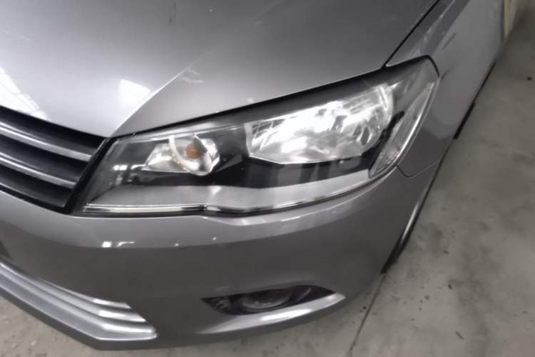 Used Volkswagen Jetta 2015 1.6L Automatic Comfort Model Left Front Headlight