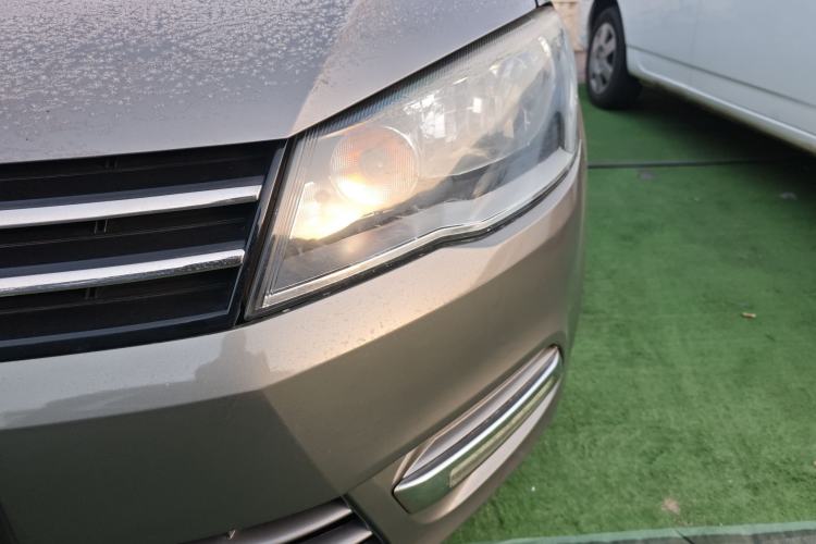Used Volkswagen Jetta 2015 1.6L Automatic Fashion Model Left Front Headlight