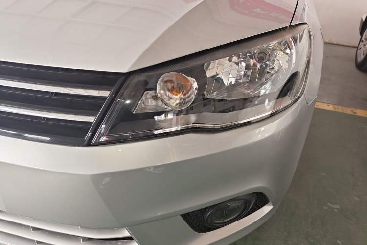 Used Volkswagen Jetta 2015 Zhihui Edition 1.4L Manual Comfort Model Left Front Headlight
