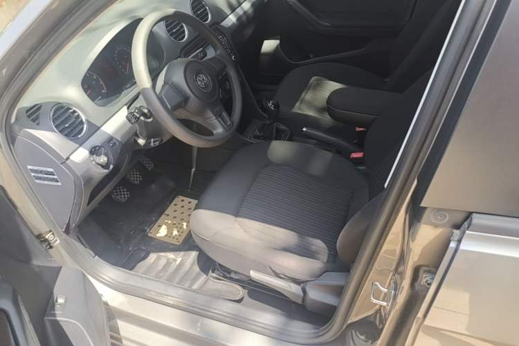 Used Volkswagen Jetta 2015 1.6L Manual Comfort Model Left Front Seat