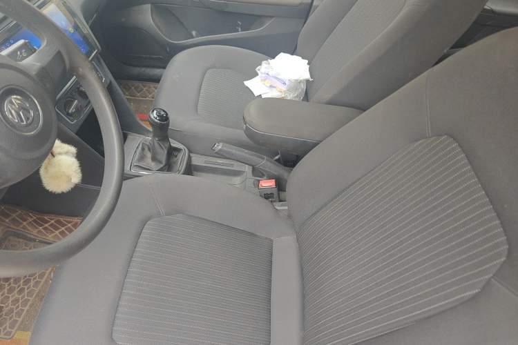 Used Volkswagen Jetta 2015 Zhuihui Edition 1.6L Manual Comfort Model Left Front Seat
