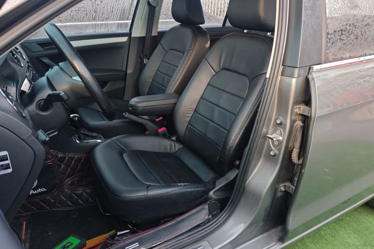 Used Volkswagen Jetta 2015 1.6L Automatic Fashion Model Left Front Seat