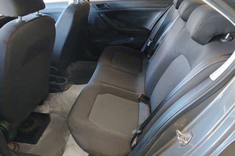 Used Volkswagen Jetta 2015 Zhuihui Edition 1.4L Manual Fashion Model Left Rear Seat