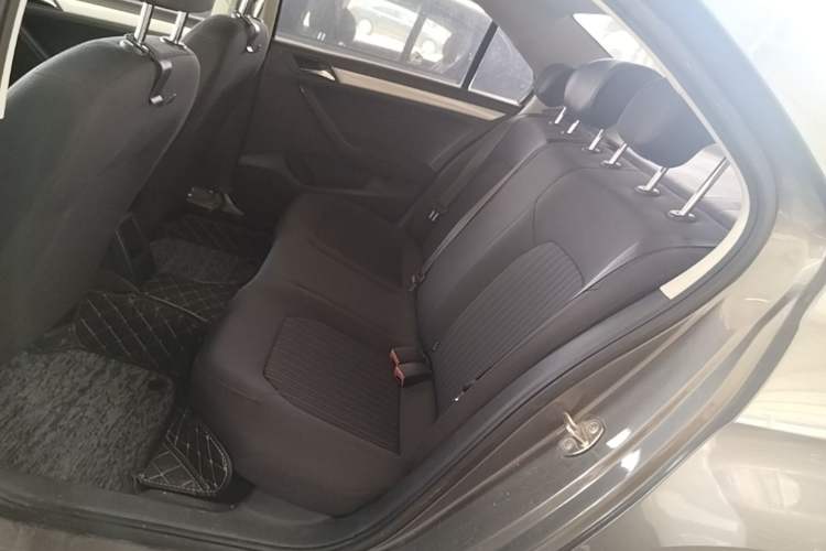 Used Volkswagen Jetta 2015 1.6L Manual Comfort Model Left Rear Seat