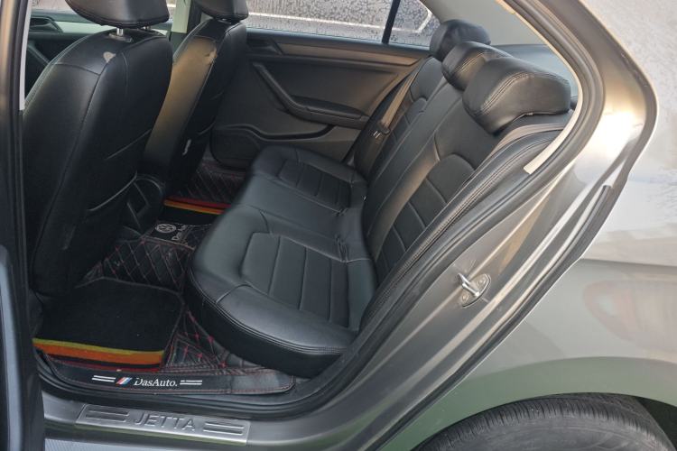 Used Volkswagen Jetta 2015 1.6L Automatic Fashion Model Left Rear Seat