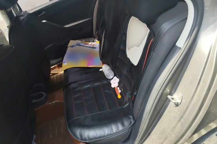 Used Volkswagen Jetta 2015 Zhuihui Edition 1.4L Manual Fashion Model Left Rear Seat