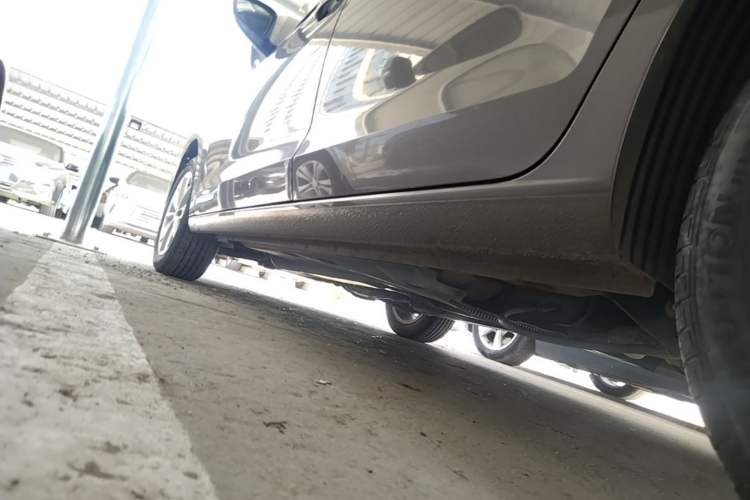 Used Volkswagen Jetta 2015 1.6L Manual Comfort Model Left Side Sill