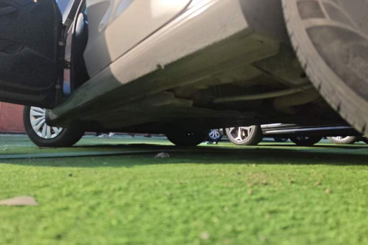 Used Volkswagen Jetta 2015 1.6L Automatic Fashion Model Left Side Sill