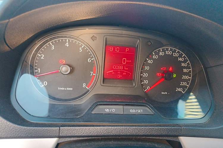 Used Volkswagen Jetta 2015 1.6L Automatic Comfort Model Odometer Close Up