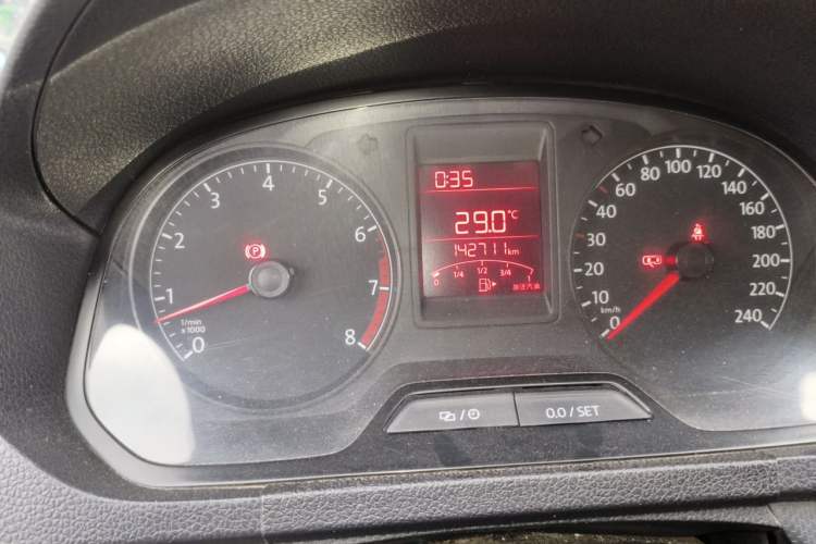 Used Volkswagen Jetta 2015 Value Edition 1.6L Manual Fashionable Style Odometer Close Up