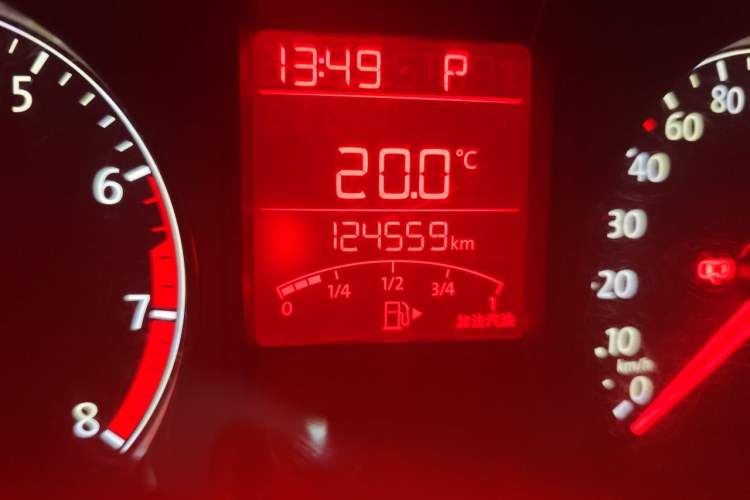 Used Volkswagen Jetta 2015 Value Edition 1.6L Automatic Fashion Version Odometer Close Up