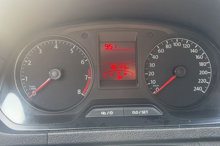 Used Volkswagen Jetta 2015 Value Edition 1.6L Manual Fashionable Style Odometer Close Up