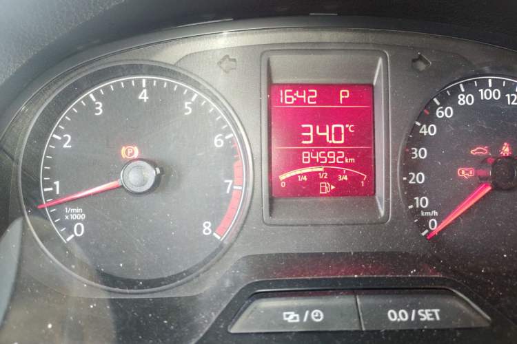 Used Volkswagen Jetta 2015 Value Edition 1.6L Automatic Fashion Version Odometer Close Up