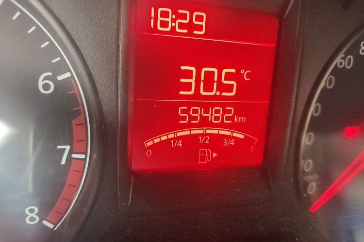 Used Volkswagen Jetta 2015 Value Edition 1.6L Manual Fashionable Style Odometer Close Up
