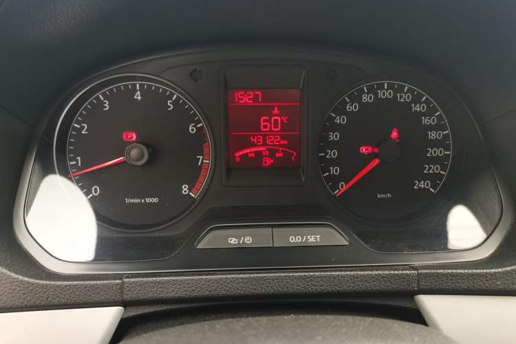 Used Volkswagen Jetta 2015 1.6L Manual Comfort Model Odometer Close Up