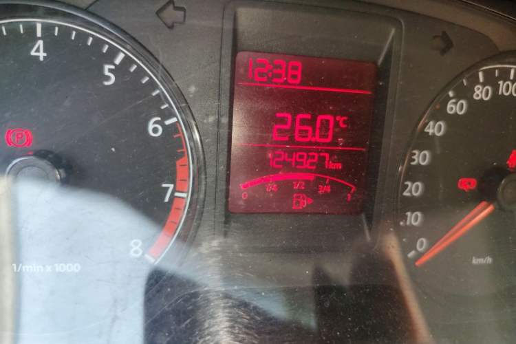 Used Volkswagen Jetta 2015 Zhuihui Edition 1.4L Manual Fashion Model Odometer Close Up