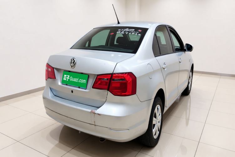 Used Volkswagen Jetta 2015 Value Edition 1.6L Manual Fashionable Style Rear Right 45 Deg