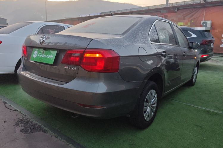 Used Volkswagen Jetta 2015 1.6L Automatic Fashion Model Rear Right 45 Deg