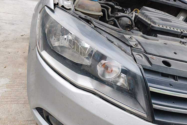 Used Volkswagen Jetta 2015 1.6L Automatic Comfort Model Right Front Headlight