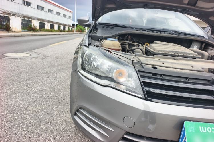 Used Volkswagen Jetta 2015 Zhuihui Edition 1.4L Manual Fashion Model Right Front Headlight
