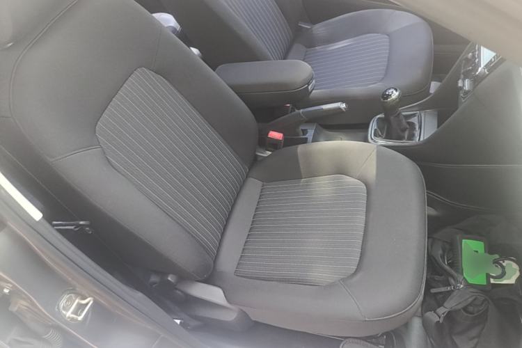 Used Volkswagen Jetta 2015 1.6L Manual Comfort Model Right Front Seat