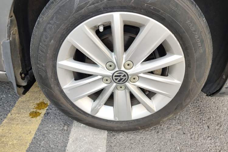 Used Volkswagen Jetta 2015 1.6L Automatic Comfort Model Right Front Wheel Hub